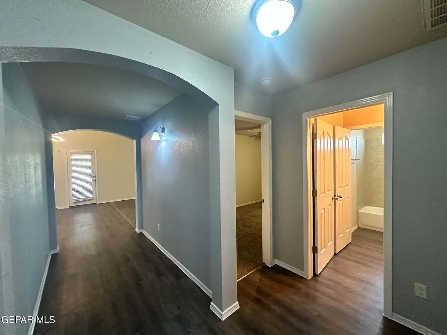 3 bed, 2.0 bath, 1350 sqft, $1,600 — Photo 4