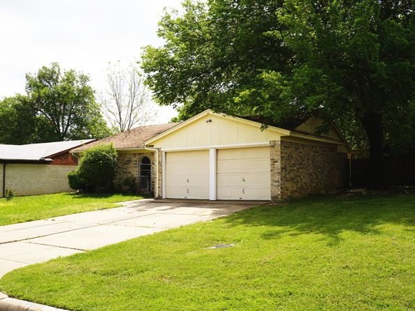 5708 Macgregor Dr, Haltom City, TX 76148
