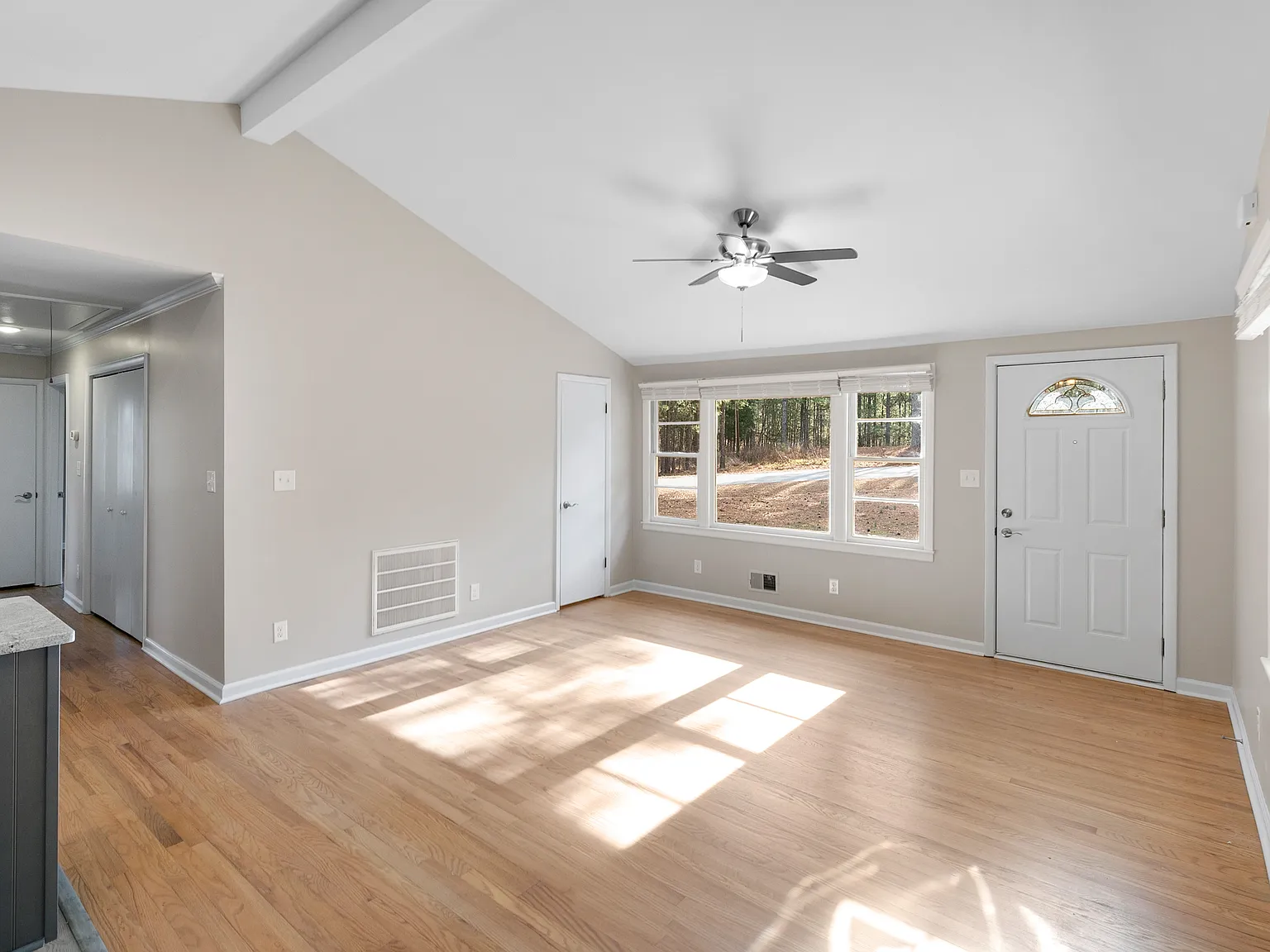 2 bed, 1.5 bath, 1000 sqft, $2,495 — Photo 3