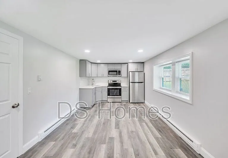 615 Macdonald Ave #2 — Photo 2