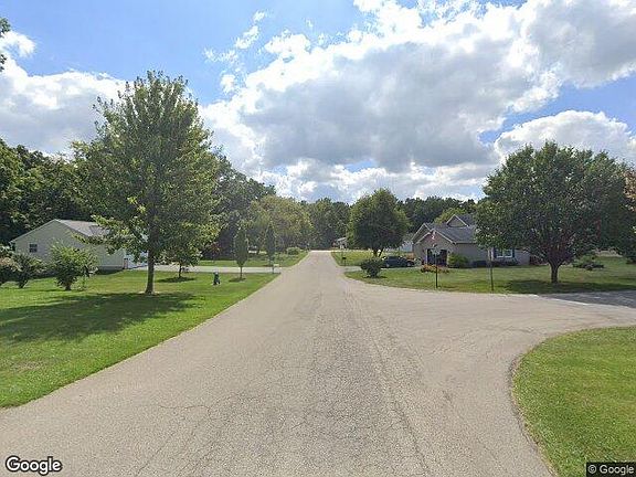 Exterior Neighborhood (street photo)