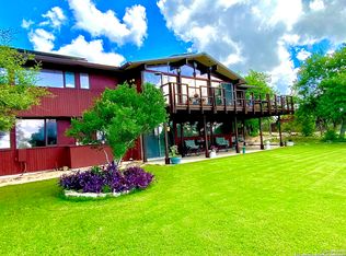 300 Indian Creek Loop, Kerrville, TX 78028