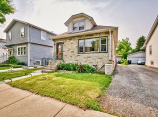 6541 W Ebinger Dr, Niles, IL 60714