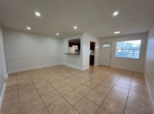 5661 SW 36th Ct APT 203, Davie, FL 33314