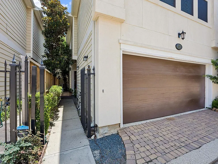 107 Riley Ln — Photo 16