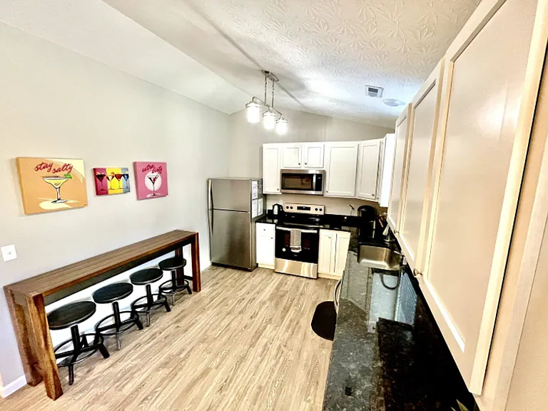 810 Pierson Rd — Photo 5