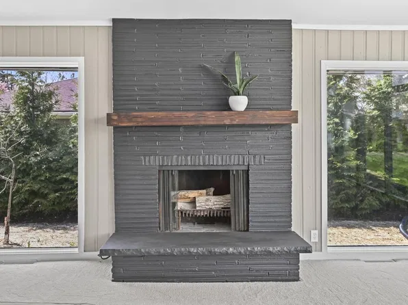 9131 N Pelham PARKWAY, Bayside, WI 53217