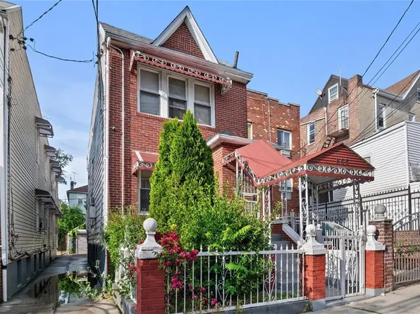 865 E 215th Street, Bronx, NY 10467