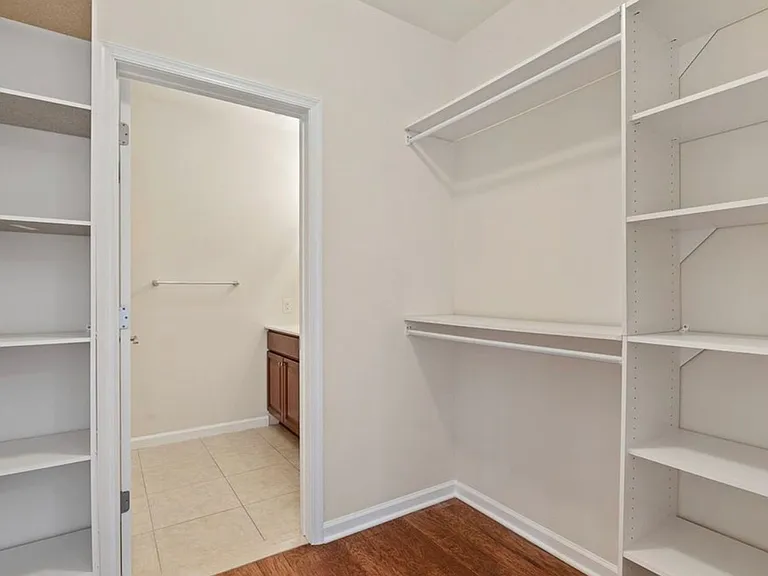 5609 Jefferson St — Photo 12