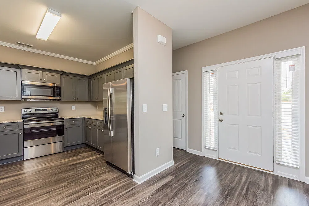 4 bed, 2.5 bath, 2002 sqft, $2,030 — Photo 4
