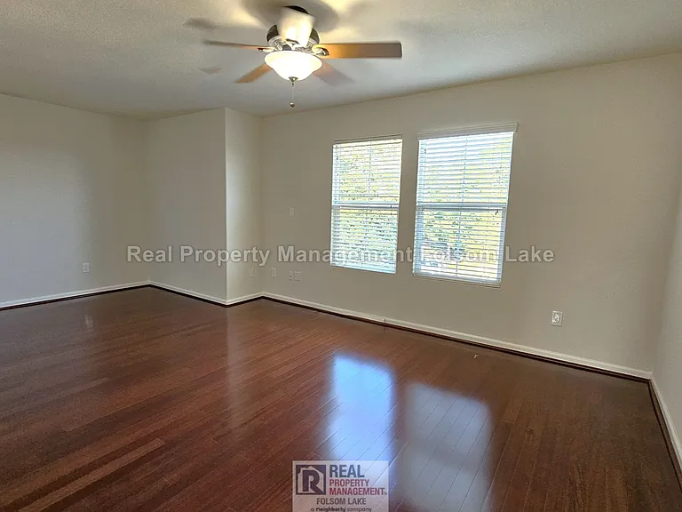 4446 Menaggio Way — Photo 15