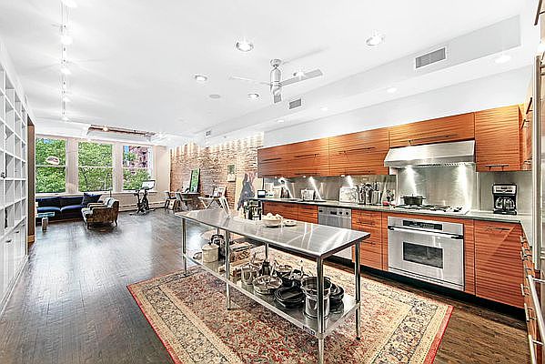 1st image of 40 Hudson St Floor 3