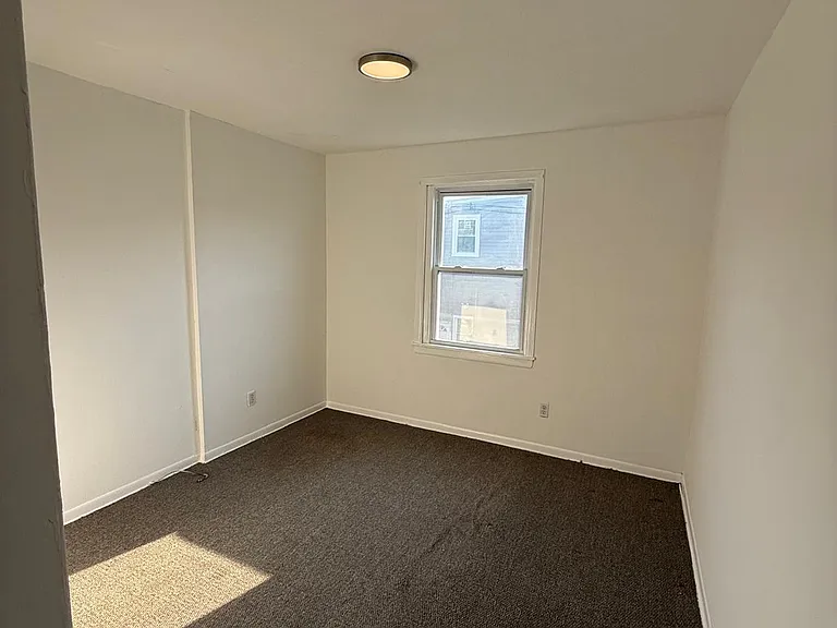 420 N Wilton St — Photo 3