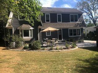 554 Whittier Ave, Glen Ellyn, IL 60137