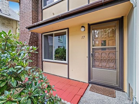 3rd image of 14836 SE 116th St Suite 17