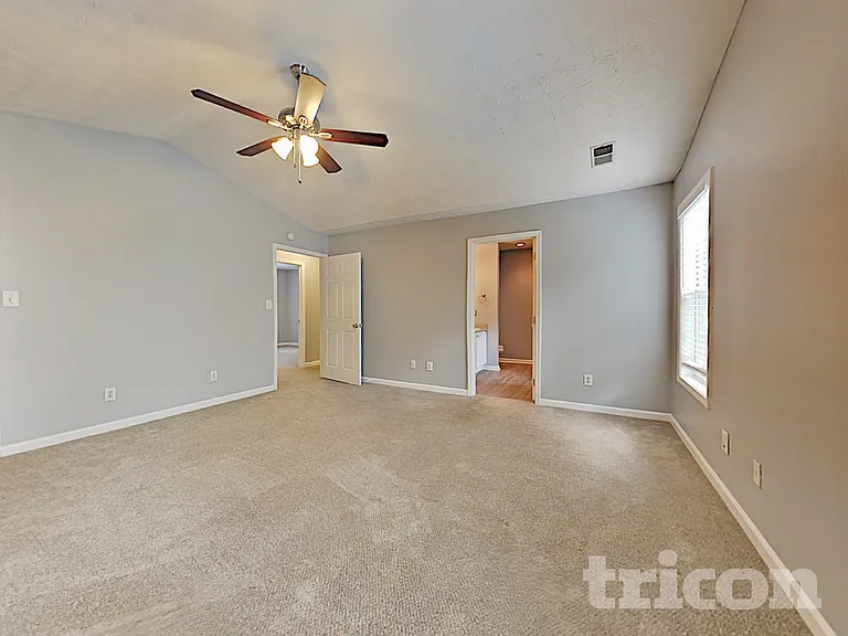 726 Westbury Dr — Photo 26