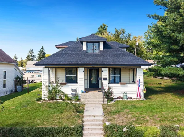 302 W Main St, Syracuse, IN 46567