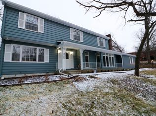 108 SW Redbud Ln, Topeka, KS 66606