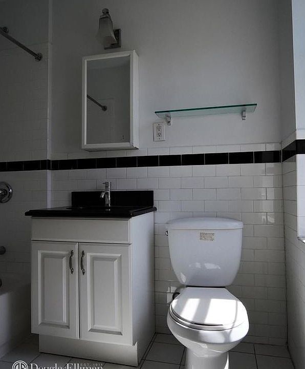 2nd image of 351 W 14th St APT C