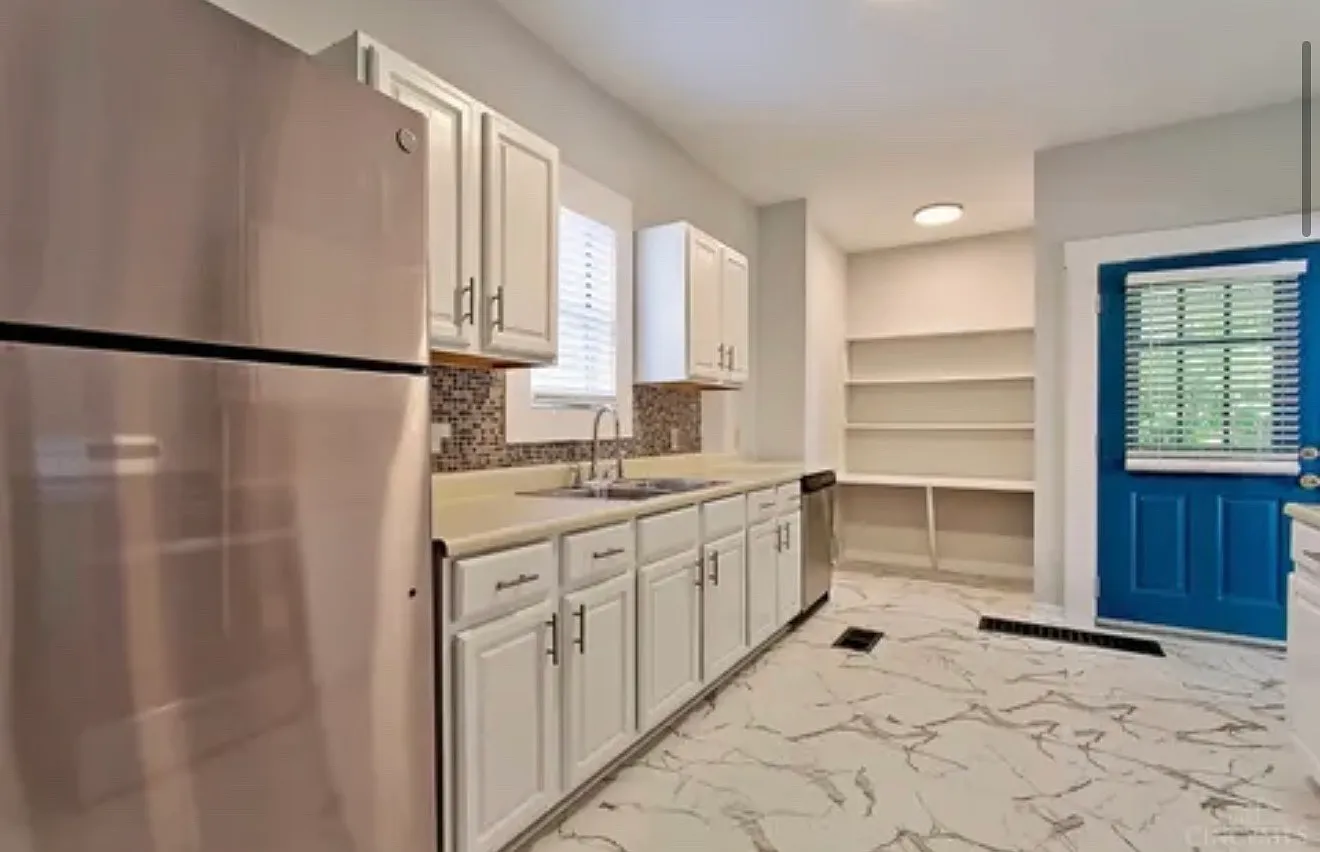 3 bed, 1259 sqft, $2,295 — Photo 4