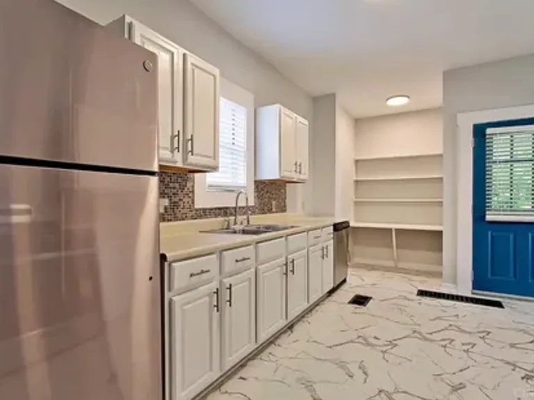 2722 Cox Ln — Photo 4