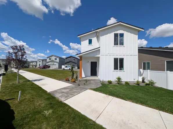 2585 N Swainson Ln, Liberty Lake, WA 99019