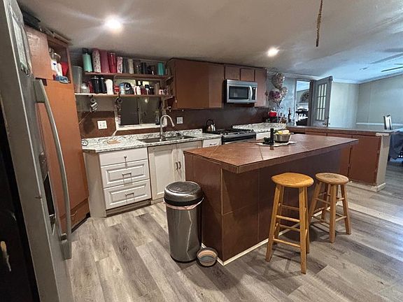 5th image of 4844 Banning St
