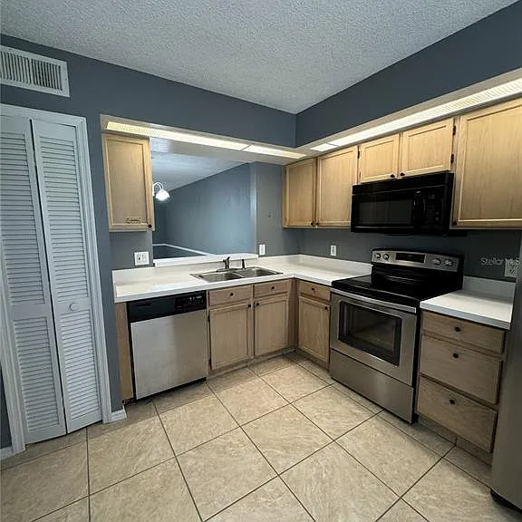 13815 Timberland Dr #103 — Photo 3
