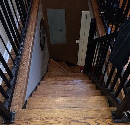 4th image of 3735 N Janssen Ave APT Coach