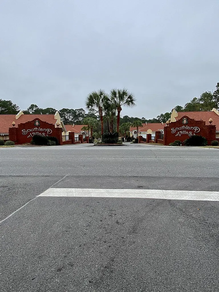 Villa Dr, Moultrie — Photo 1