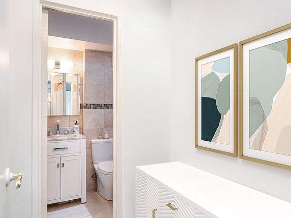 5th image of 310 Lexington Ave