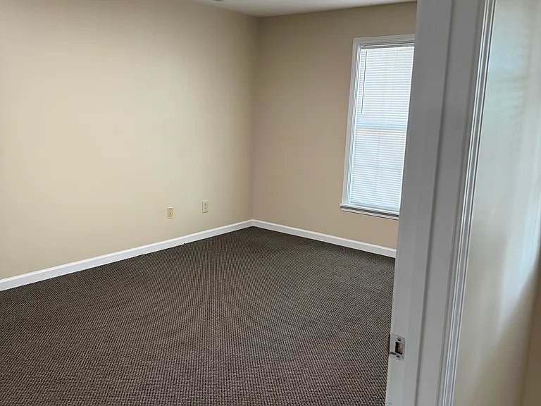 1071 E Lexington Ave #18 — Photo 6