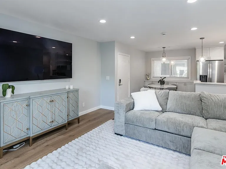 9005 Cynthia St #214 — Photo 23