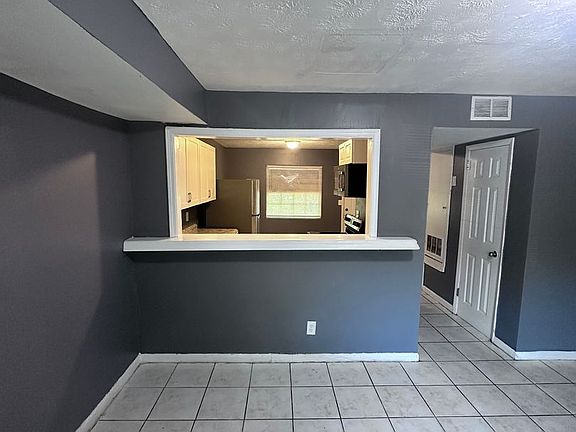 4th image of 3620 Effee St