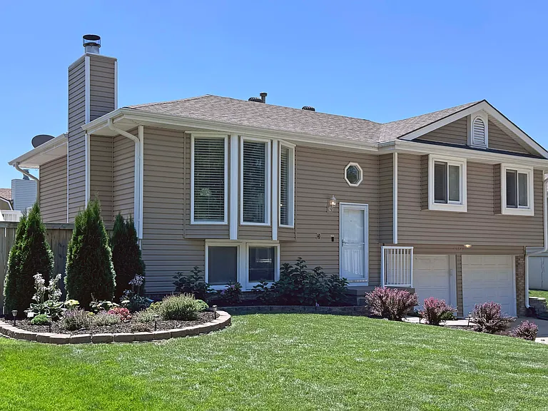 13327 Hascall St — Photo 3