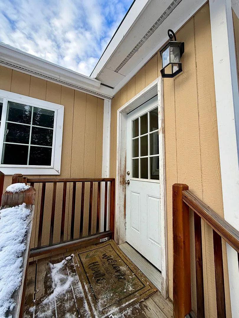 Cute 2-Bedroom Home in The Hills / Washer & Dryer in Home / Pet-Friendly — Photo 2