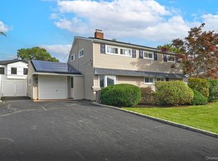 139 Horn Ln, Levittown, NY 11756