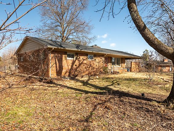 2nd image of 220 Kane Dr