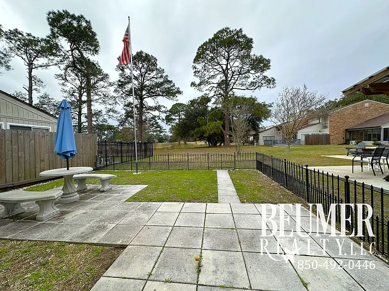 4833 Huron Dr — Photo 25