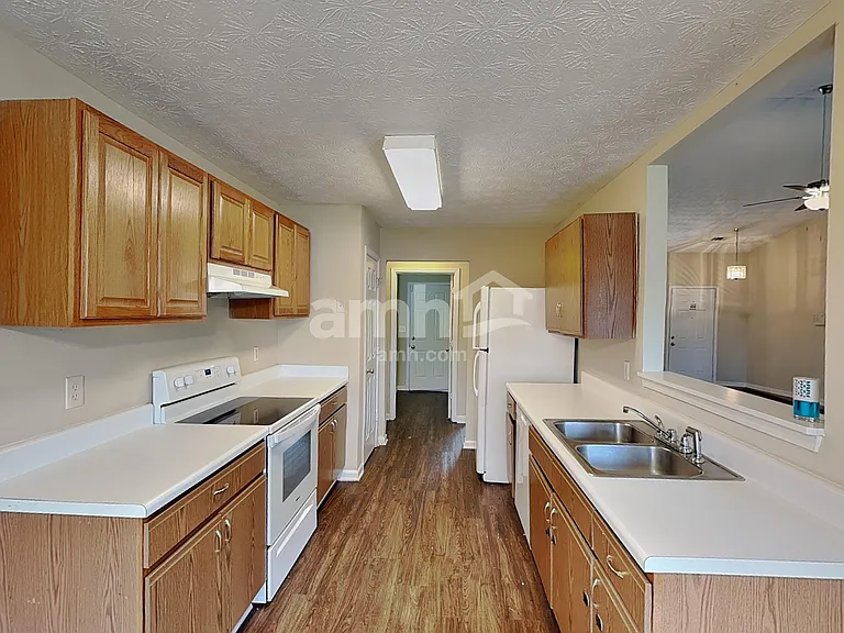 186 Dean Way — Photo 3