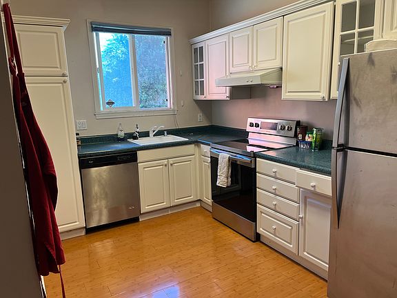 3rd image of 5516 Roosevelt Way NE #6