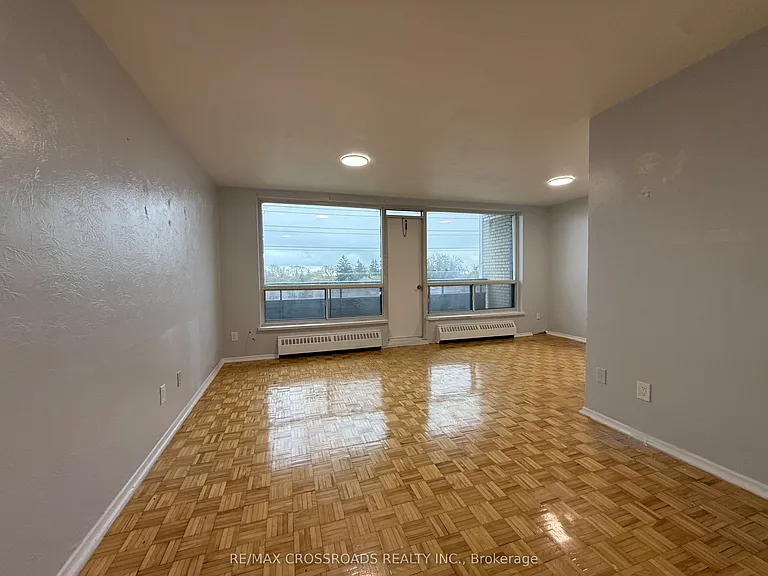363 Lakeshore Rd E #504 — Photo 6