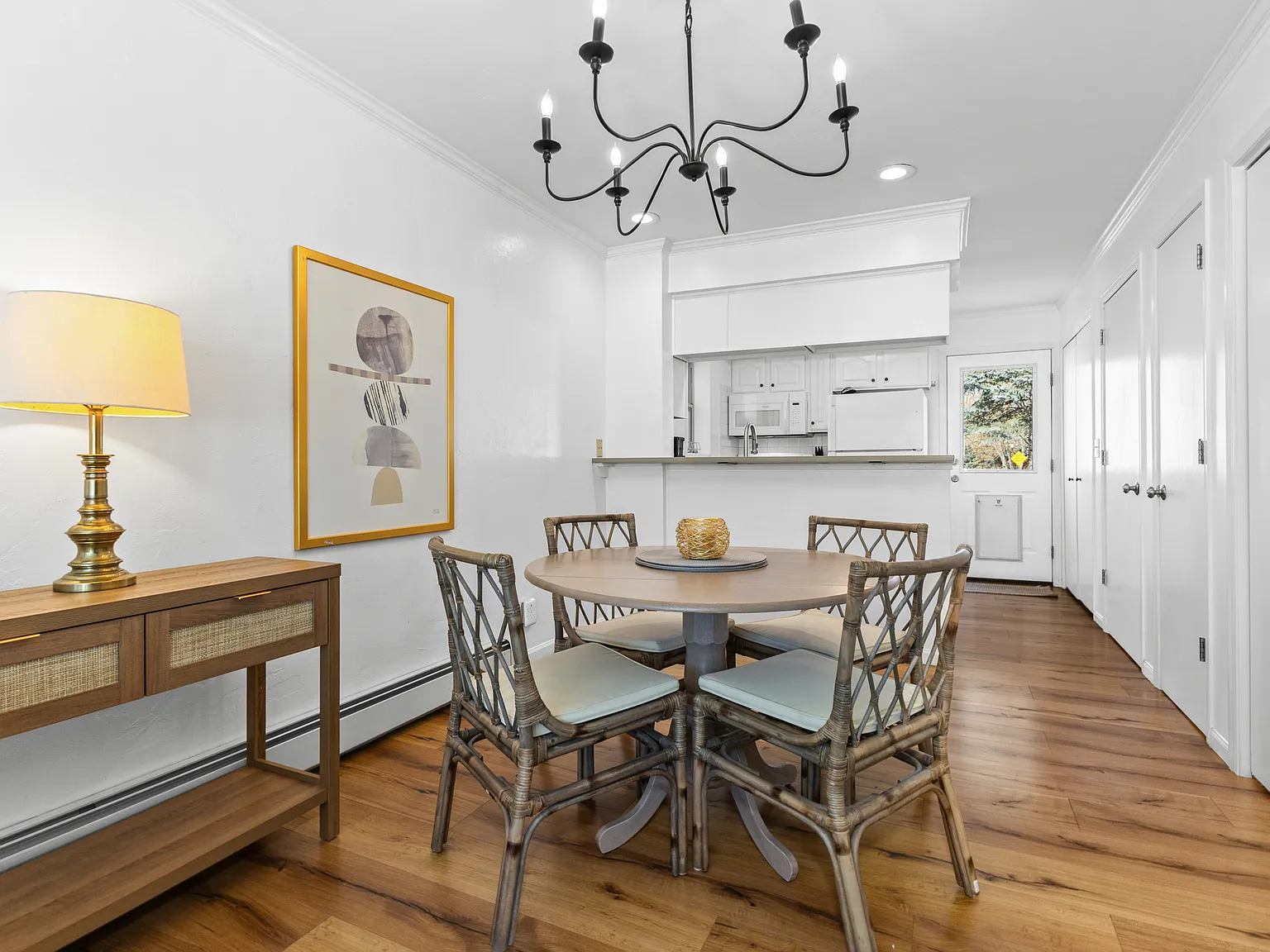 2 bed, 1008 sqft, $4,250 — Photo 2