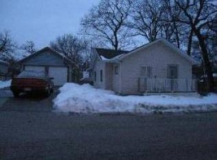 207 Longwood Ter, Mundelein, IL 60060