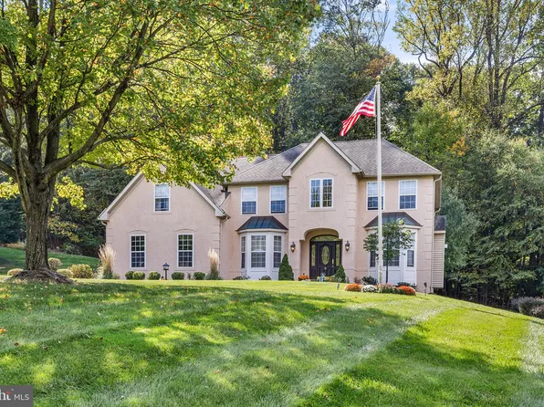 6 White Woods Ln, Malvern, PA 19355