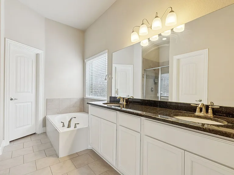 4112 Wavertree Rd — Photo 24