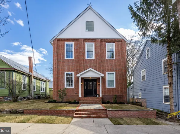122 Hanover St, Pemberton, NJ 08068