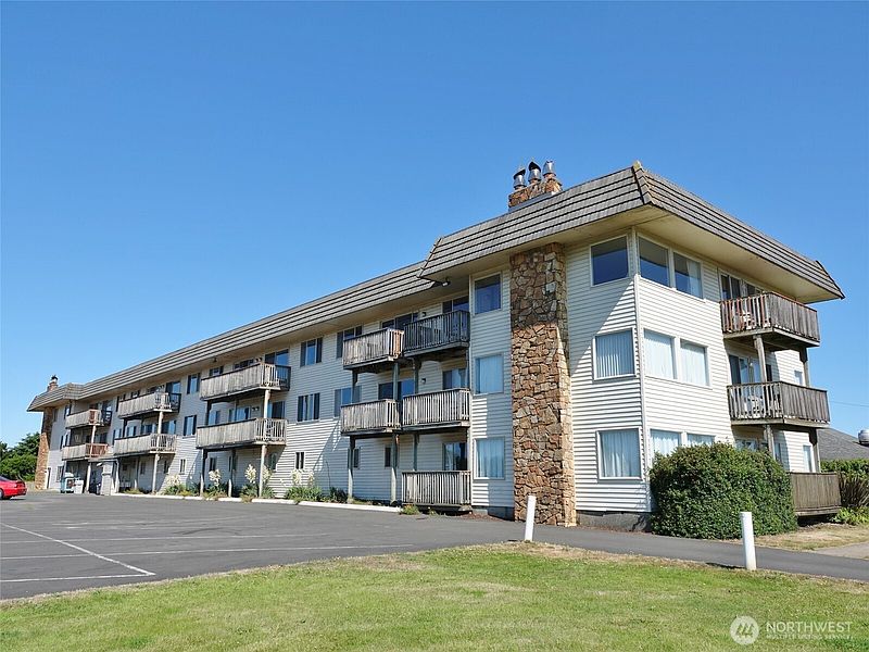 3rd image of 615 Ocean Shores Boulevard NW #201