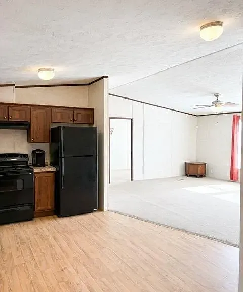 132 Railroad Ave — Photo 5