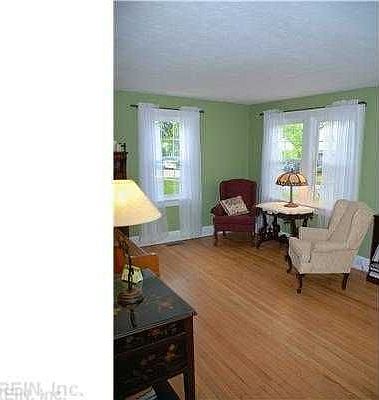 2nd image of 3868 Giles Cir